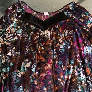 Buy 1 Get 1 Free Blouse